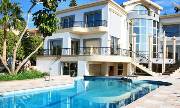 Menuiseries-sur-mesure-a-Bordeaux-Fermetures